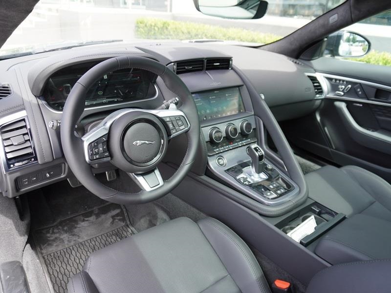 2024 Jaguar F-TYPE P450 photo 10