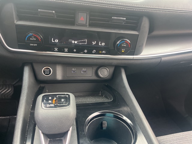2023 Nissan Rogue SV photo 17