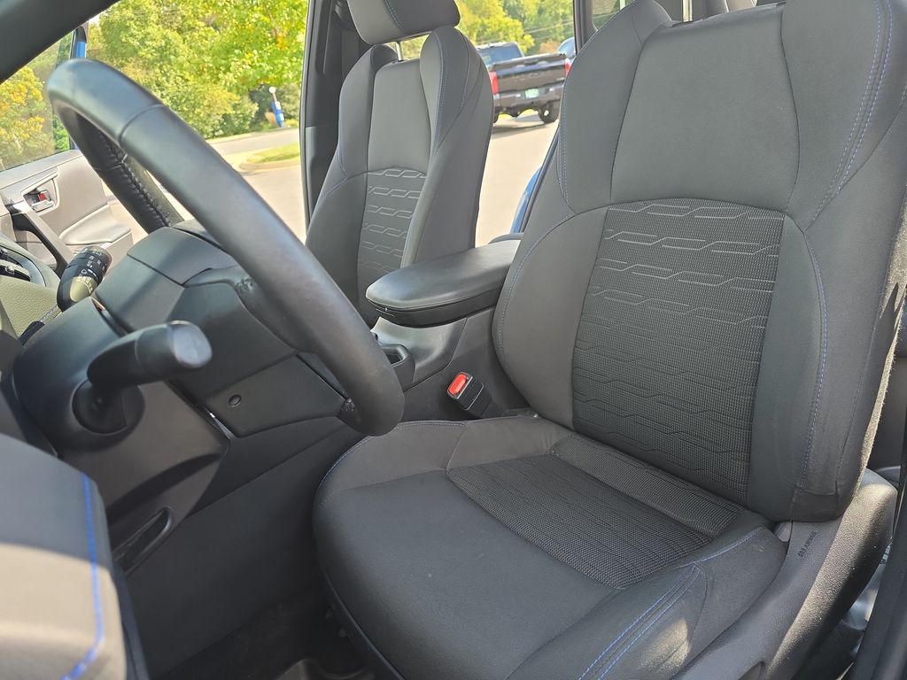 2022 Toyota RAV4 Hybrid SE photo 15