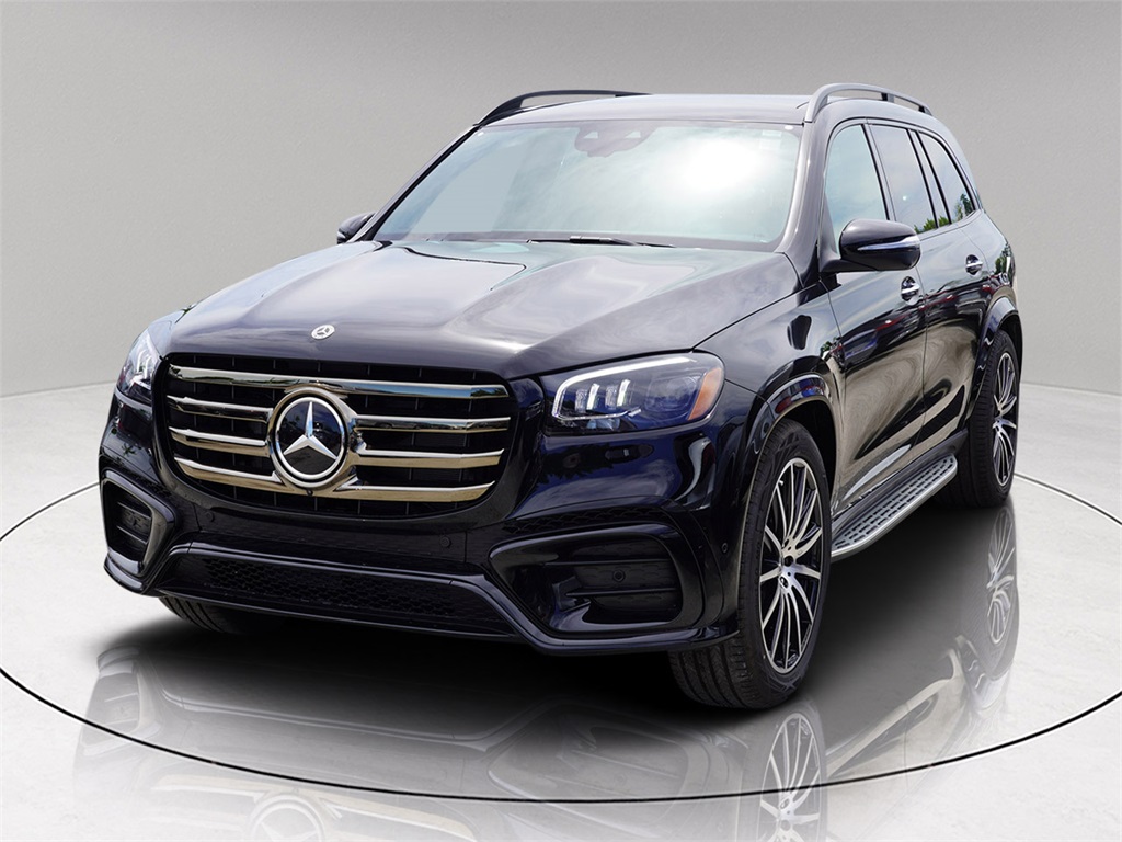 2026 Mercedes Benz GLS 450 4MATIC photo 3