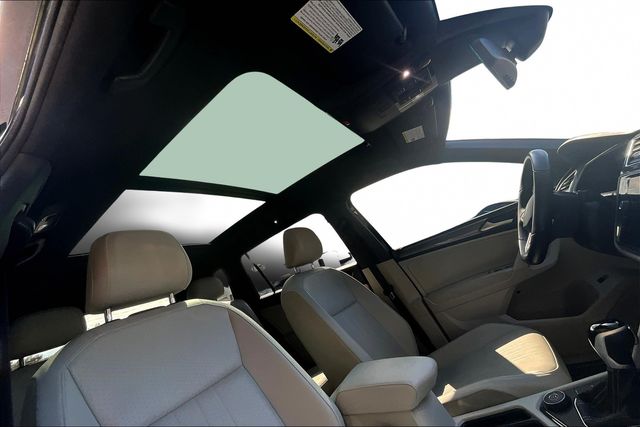 2022 Volkswagen Tiguan SE R-Line Black photo 17