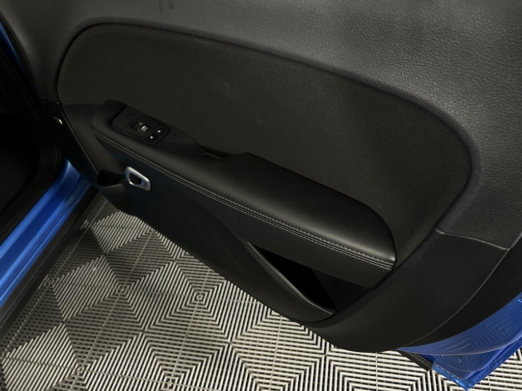 2023 Dodge Challenger R/T photo 25