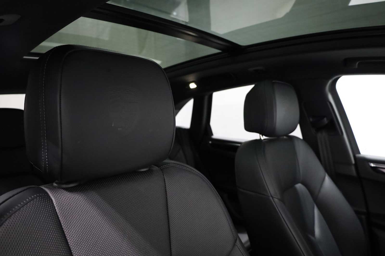 2024 Porsche Macan T photo 19