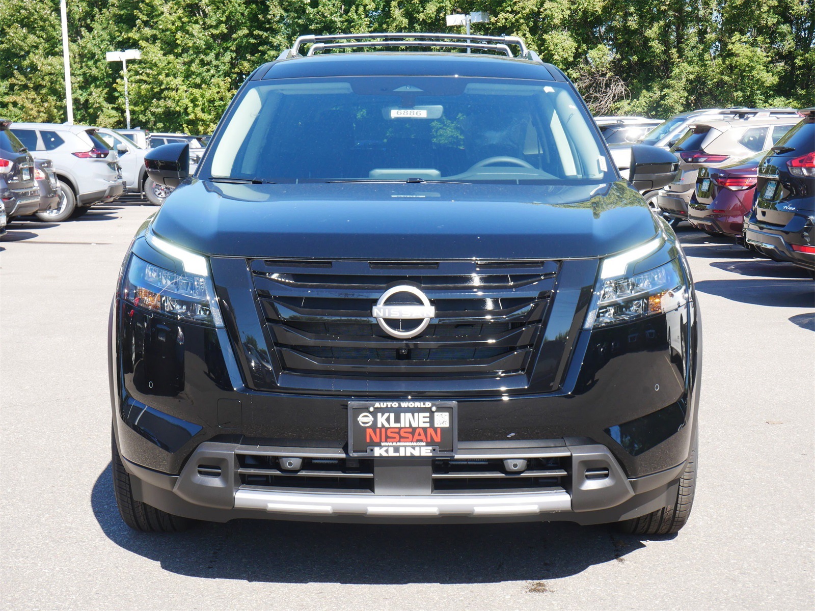 2025 Nissan Pathfinder SL photo 4