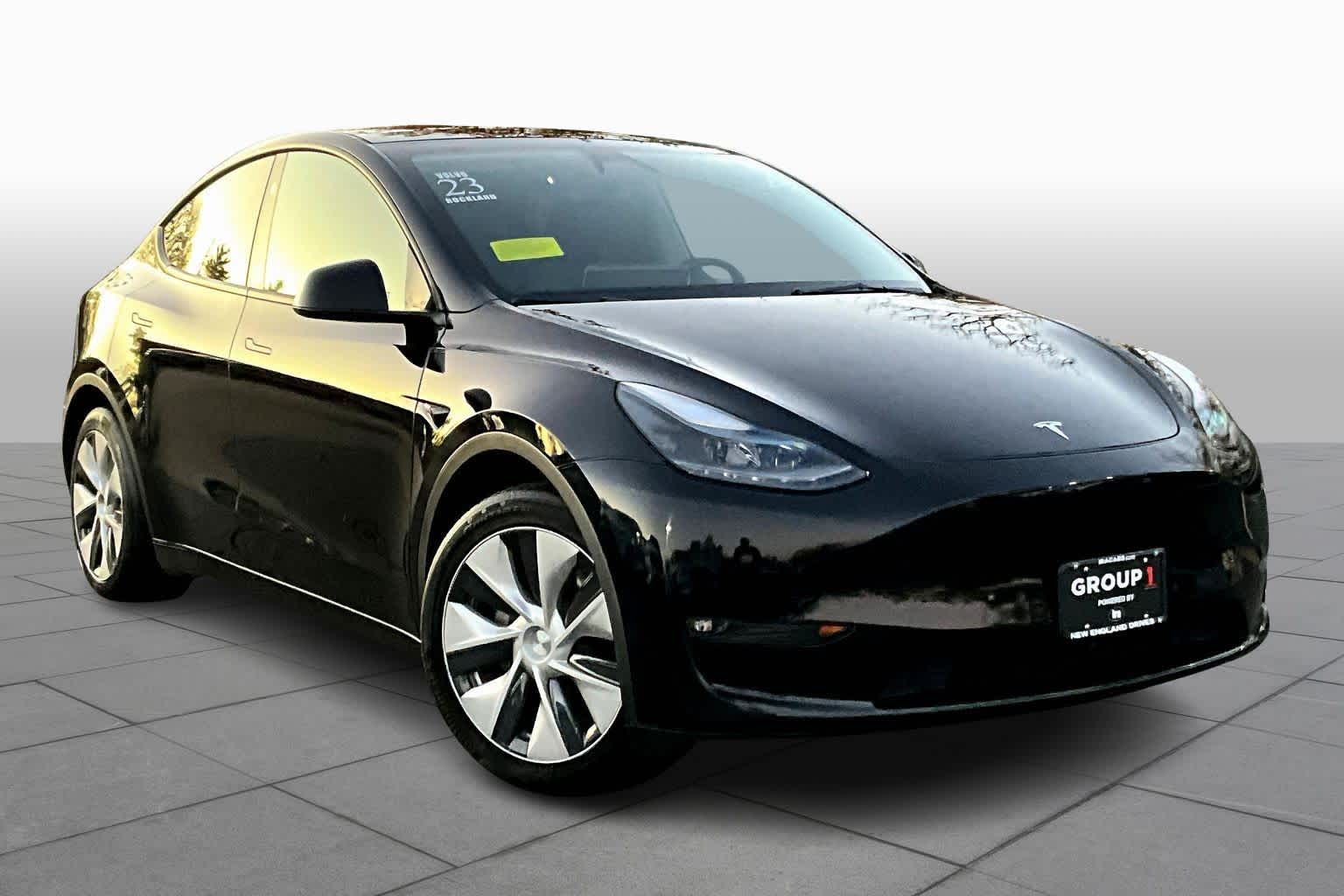 2023 Tesla Model Y photo 2