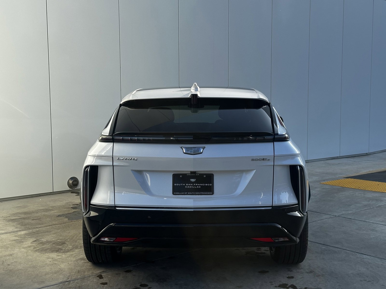 2025 Cadillac Lyriq Luxury photo 8