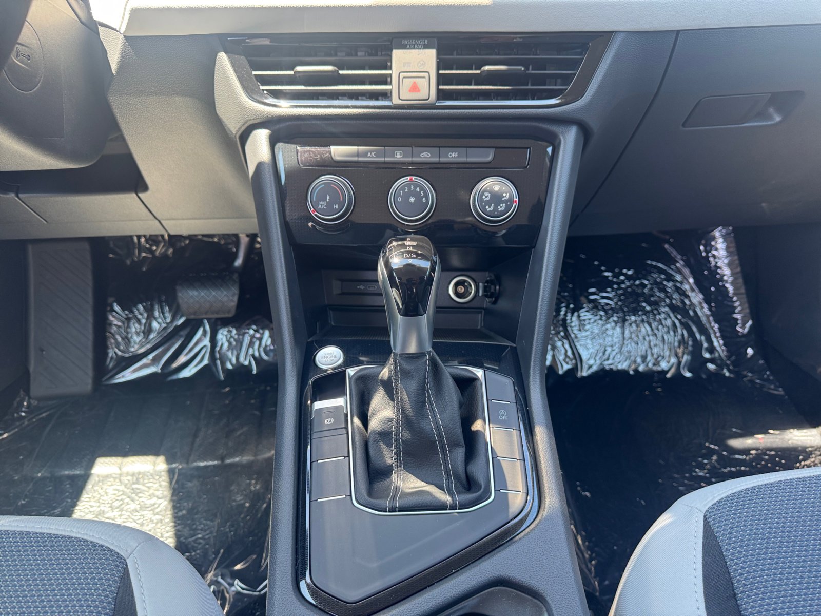 2025 Volkswagen Taos S photo 10