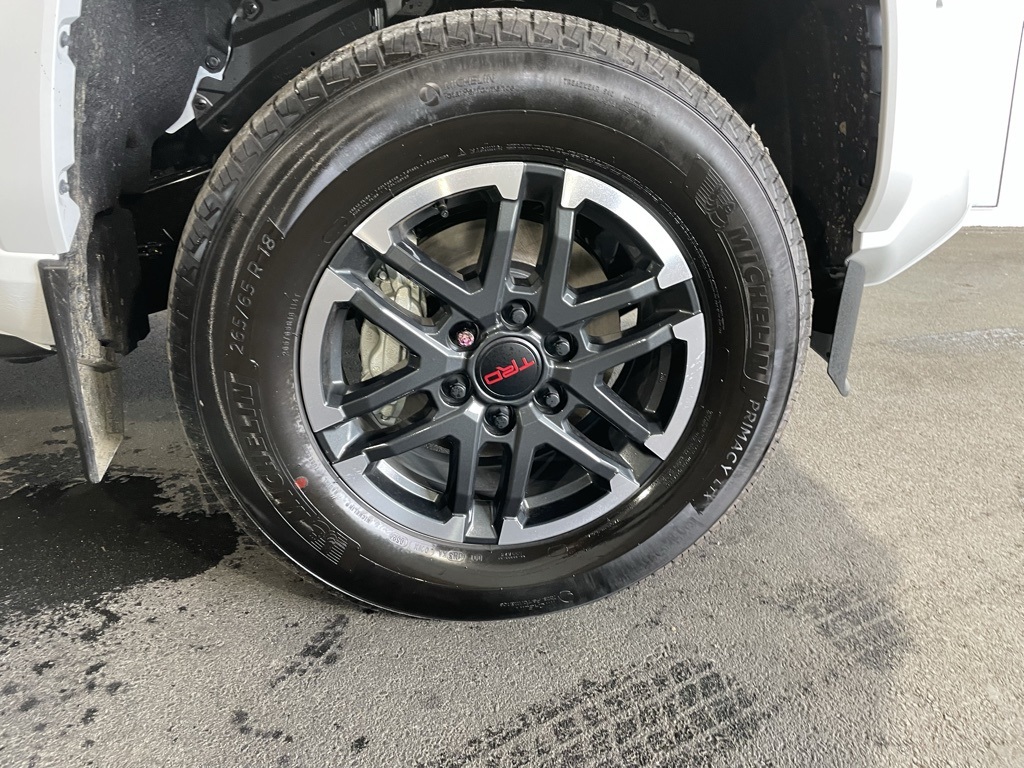 2025 Toyota Tacoma SR5 photo 5