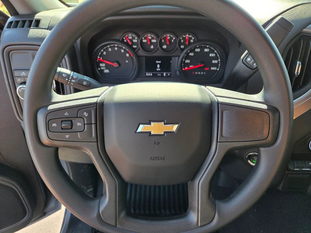 2025 Chevrolet Silverado 1500 Custom photo 9