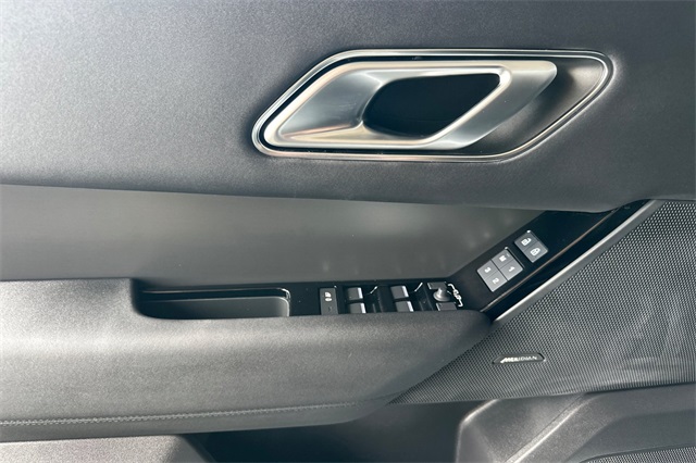 2025 Land Rover Range Rover Velar SE photo 10