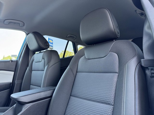 2025 Chevrolet Trax LT photo 12