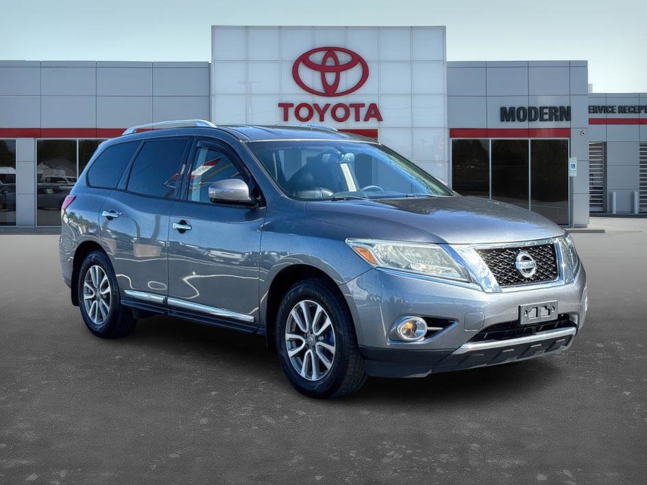 2015 Nissan Pathfinder SL photo 3