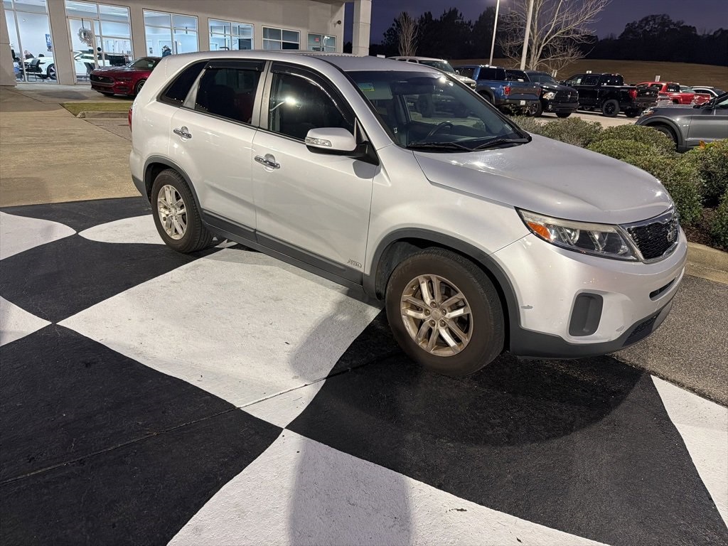 Used 2015 Kia Sorento LX with VIN 5XYKTCA68FG604127 for sale in Opelika, AL