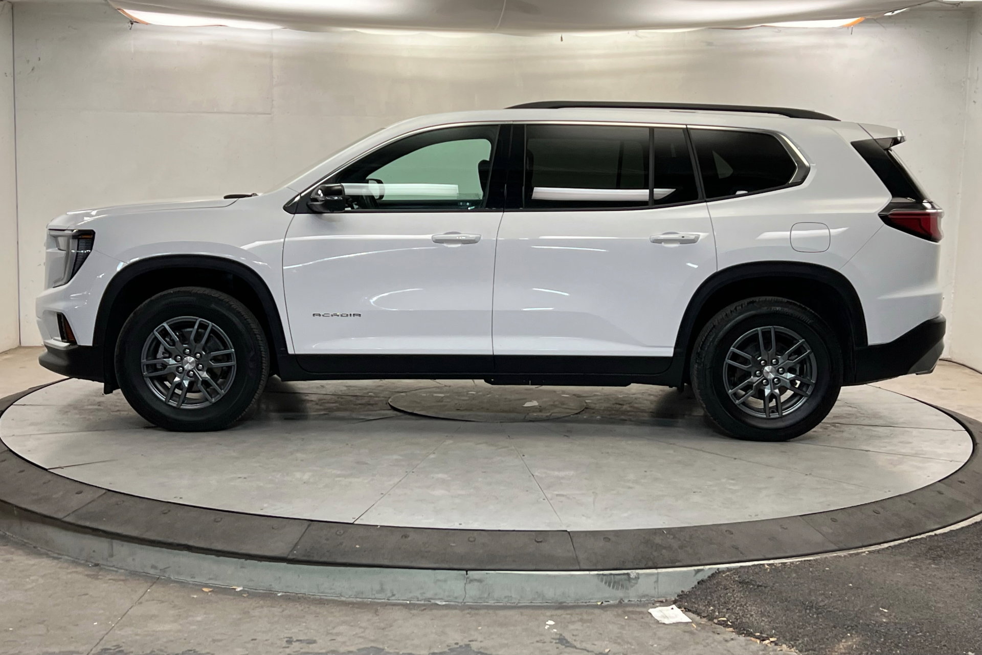 2025 Gmc Acadia Elevation photo 2