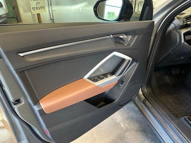 2020 Audi Q3 Premium photo 23