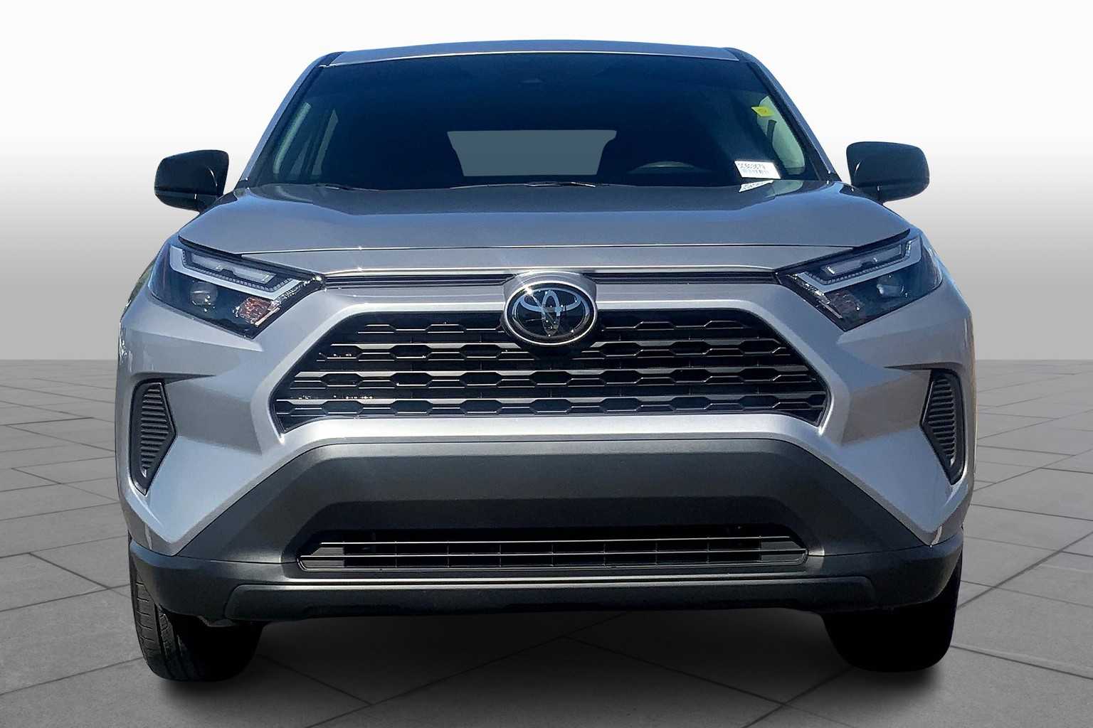 2025 Toyota RAV4 LE photo 2