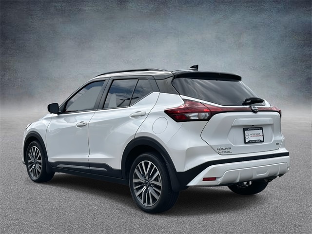 2023 Nissan Kicks SR photo 4