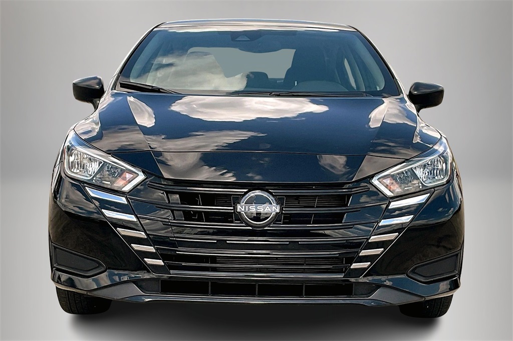 2024 Nissan Versa 1.6 S photo 3