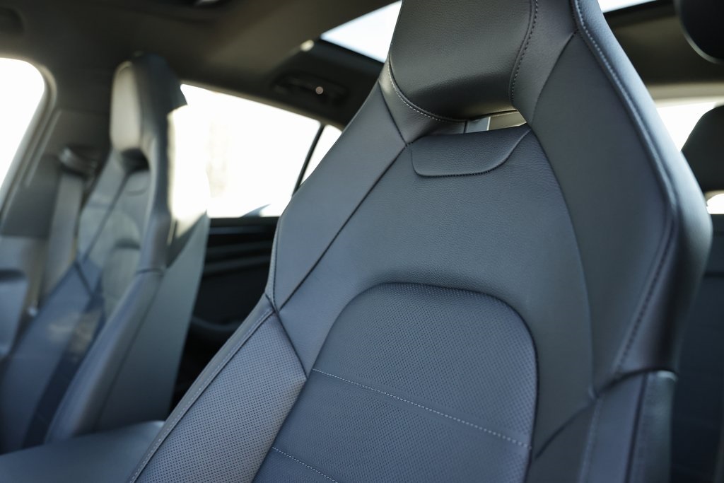 2025 Porsche Panamera 4 photo 24