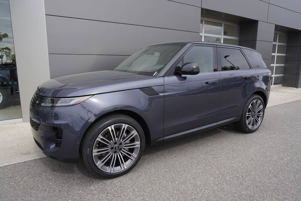 2025 Land Rover Range Rover Sport SE photo 3