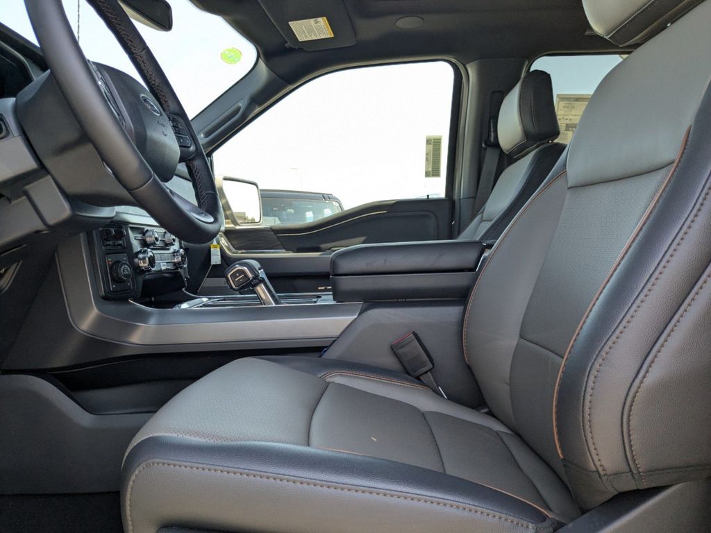 2025 Ford F-150 Lariat photo 13