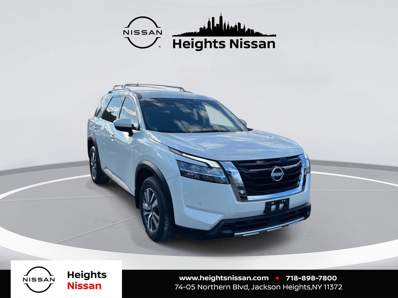2024 Nissan Pathfinder SL