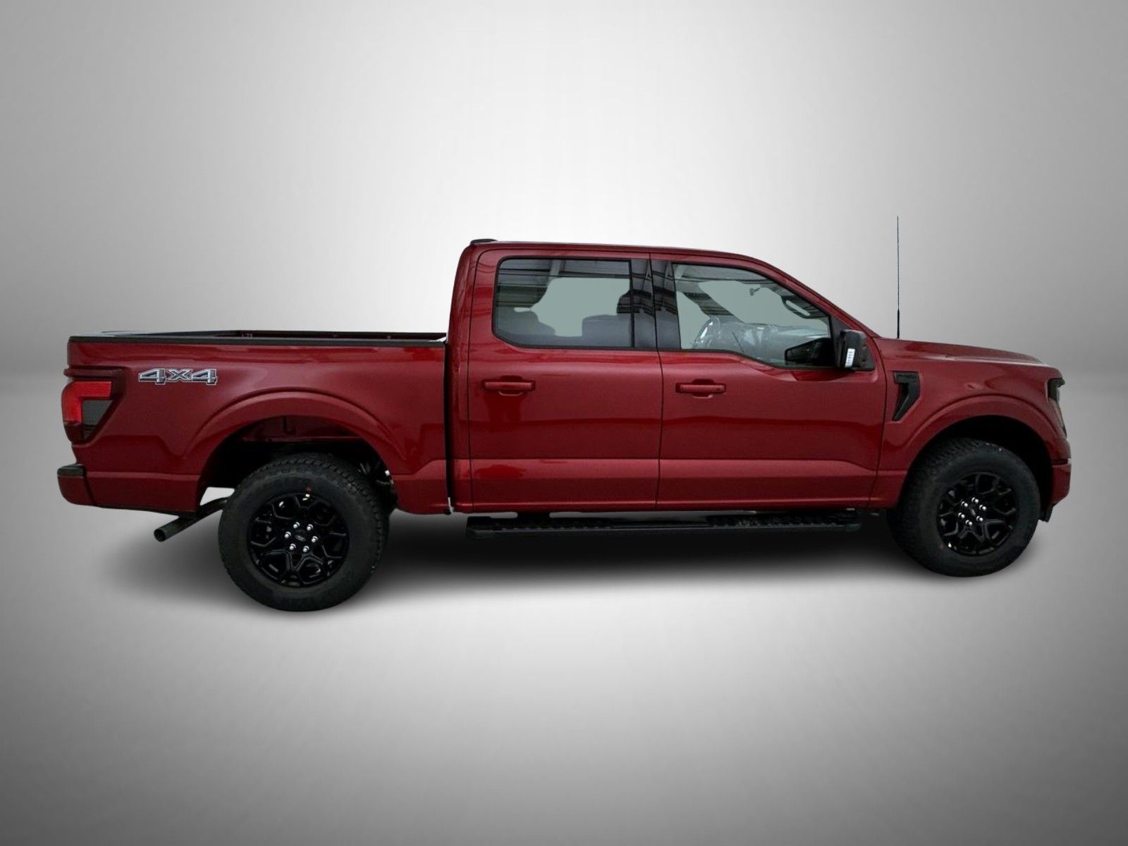 2025 Ford F-150 XLT photo 2