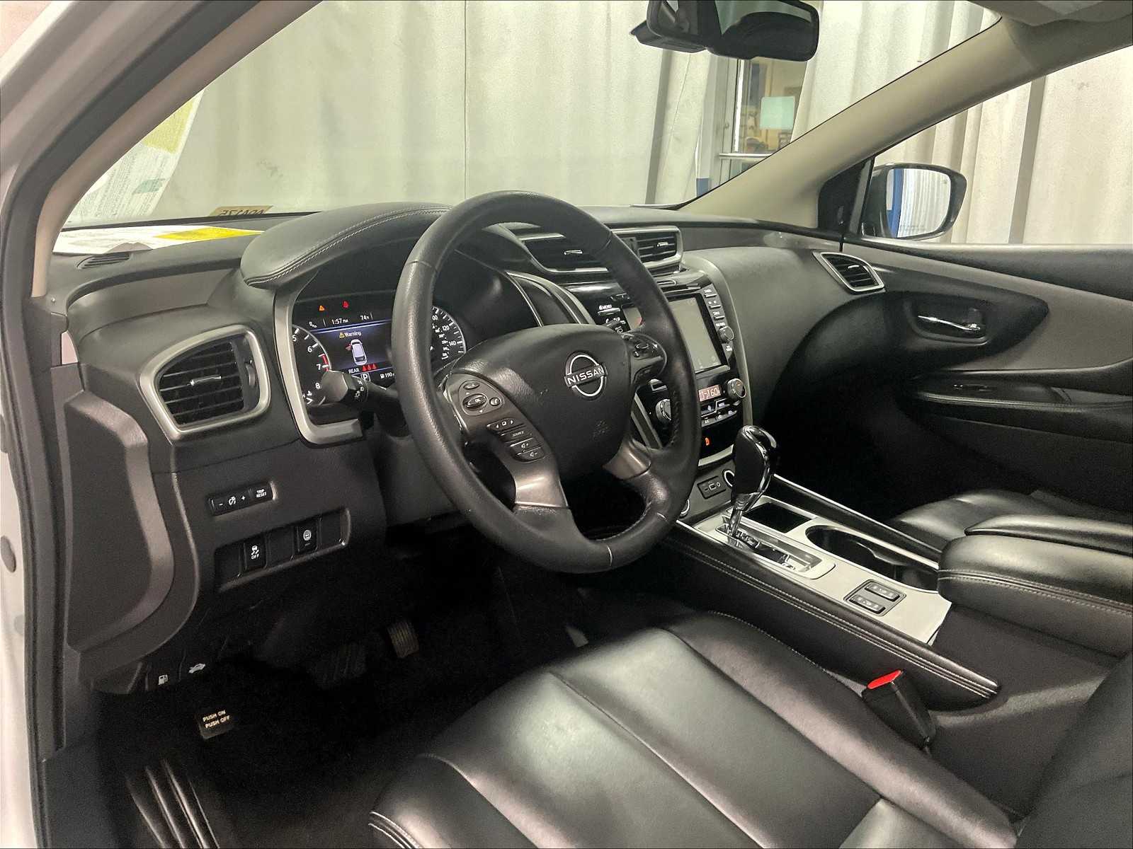 2023 Nissan Murano SV photo 8