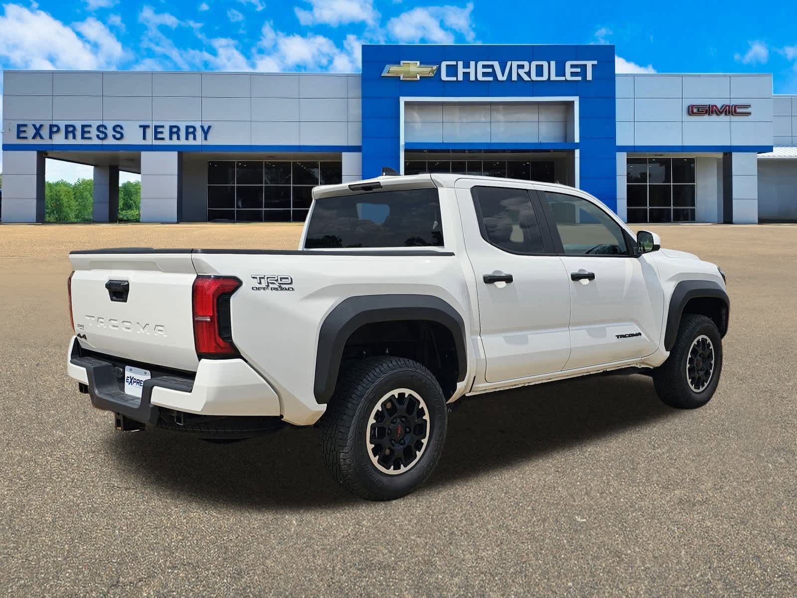 2024 Toyota Tacoma TRD Off-Road photo 4