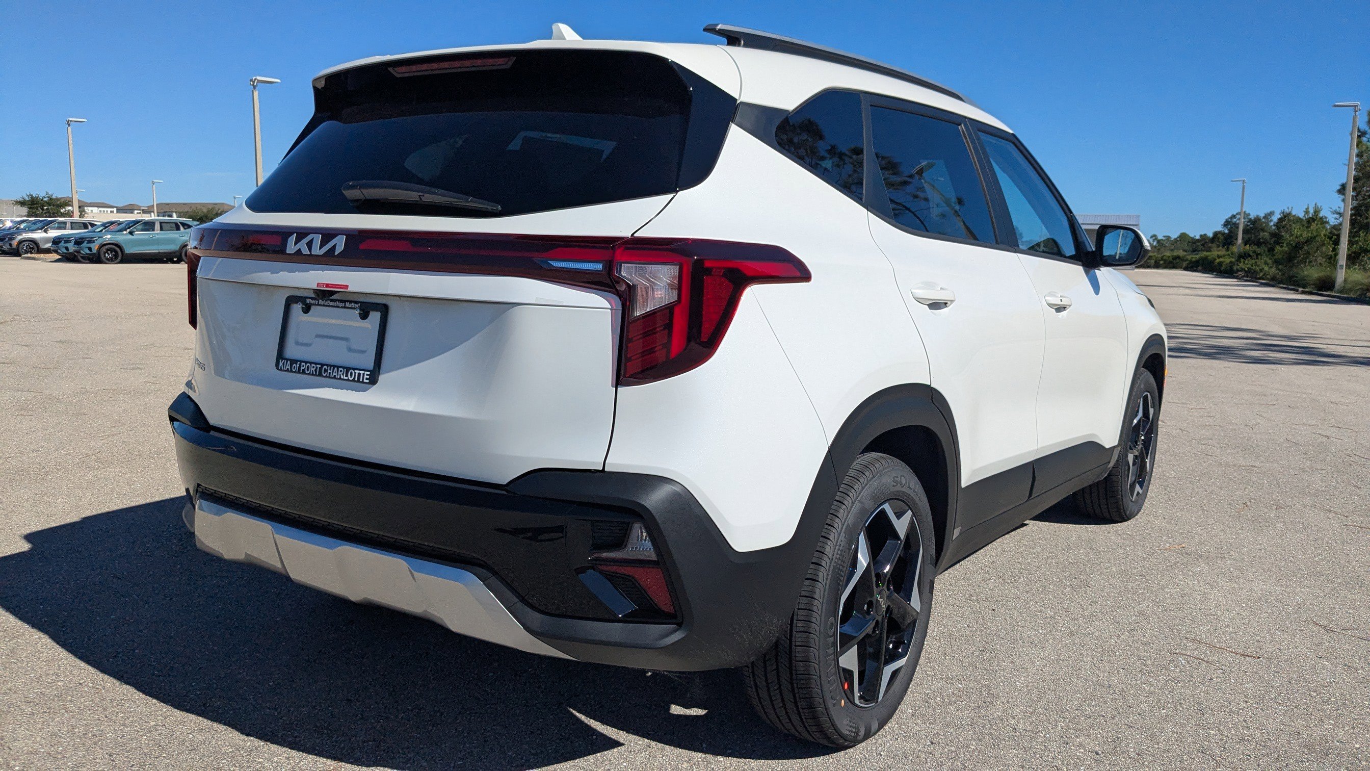 2026 Kia Seltos S photo 2
