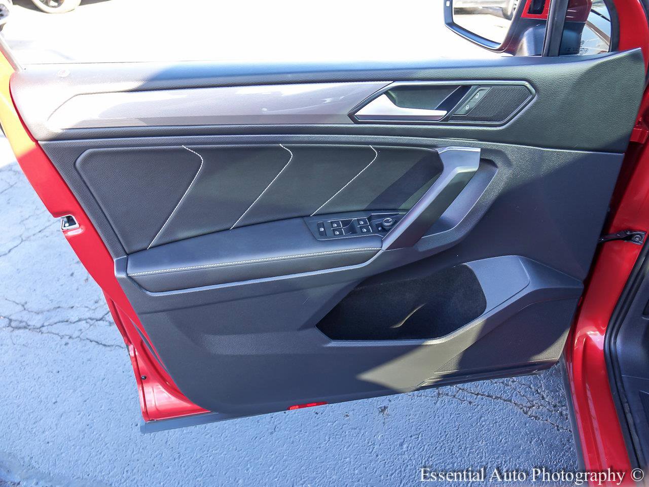 2023 VOLKSWAGEN TIGUAN - Image 18