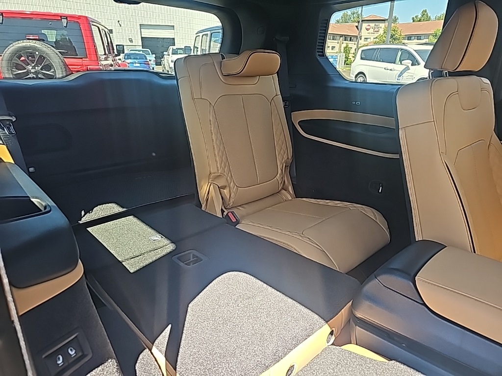 2025 Jeep Grand Cherokee L Summit Reserve photo 11