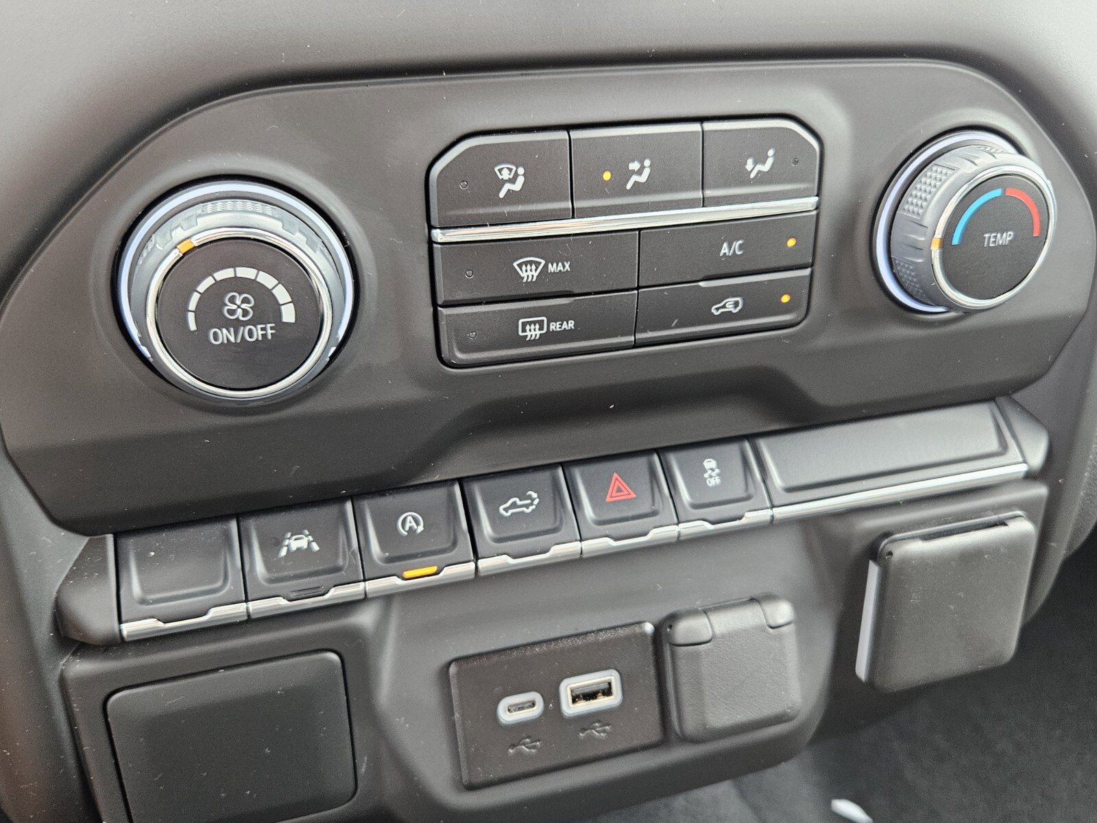 2025 Chevrolet Silverado 1500 Custom photo 14