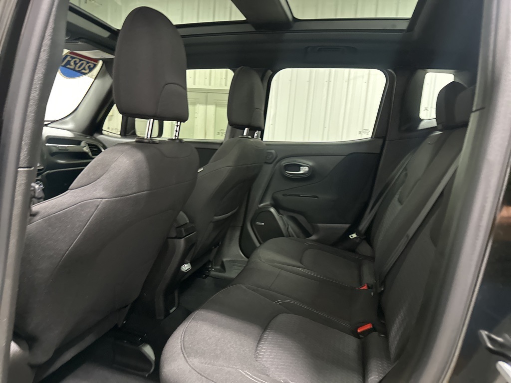 2021 Jeep Renegade Latitude photo 14