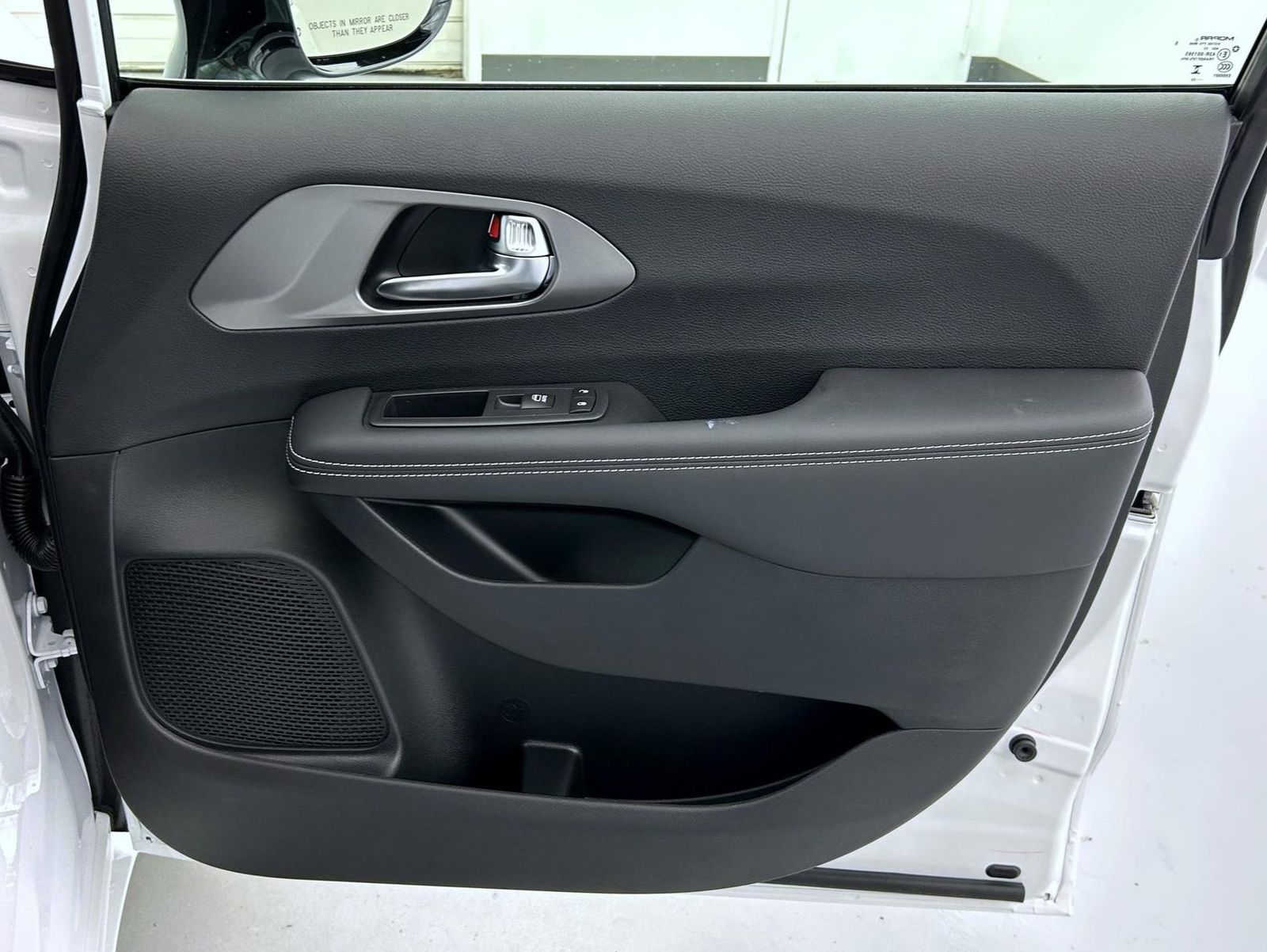 2026 Chrysler Voyager LX photo 16