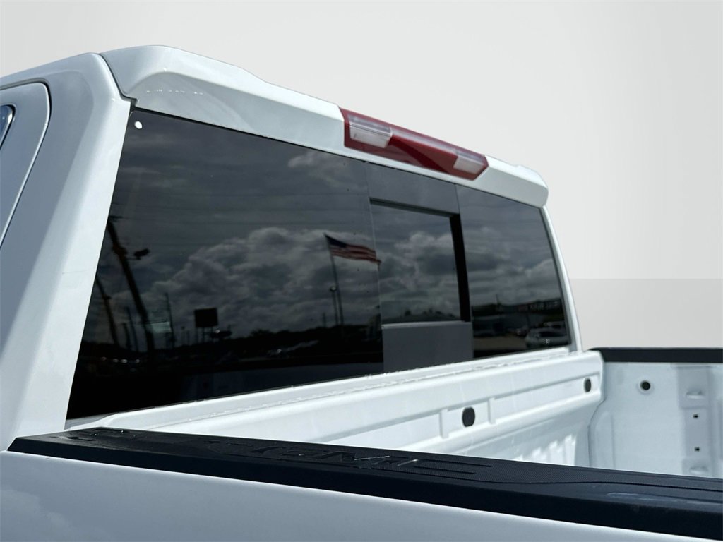 2025 Gmc Sierra 1500 SLT photo 9