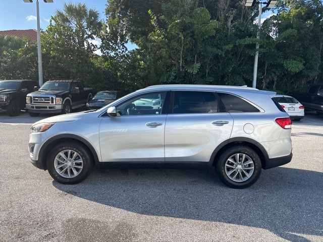 2018 Kia Sorento LX photo 3