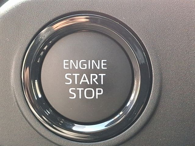 2025 Toyota Tacoma SR Double Cab photo 17