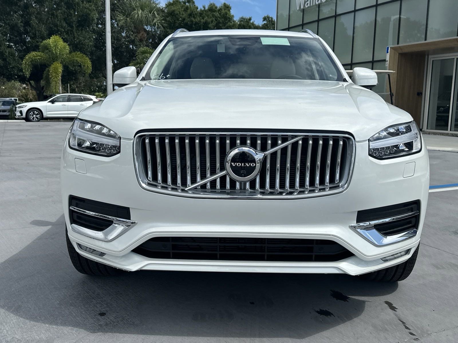 2025 Volvo XC90 Plus photo 5