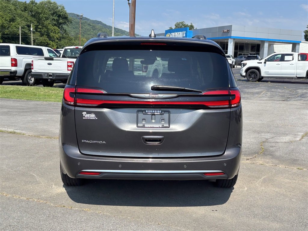 2022 Chrysler Pacifica Touring L photo 8