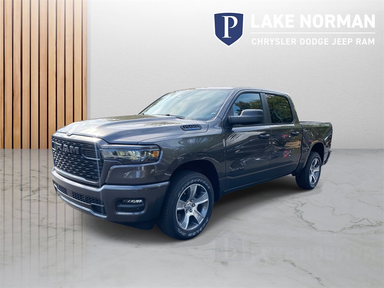 2025 Ram 1500 Tradesman photo 4
