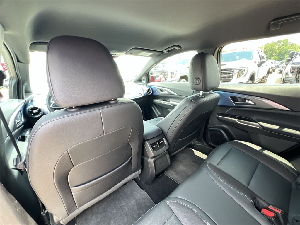 2024 Chevrolet Equinox EV 1LT photo 11