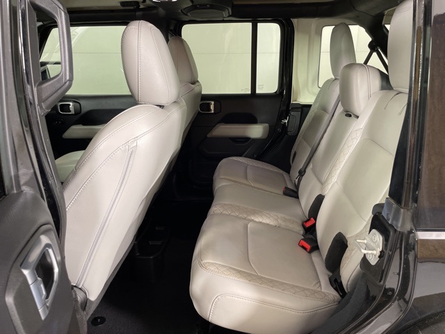 2022 Jeep Wrangler Unlimited Sahara High Altitude photo 37
