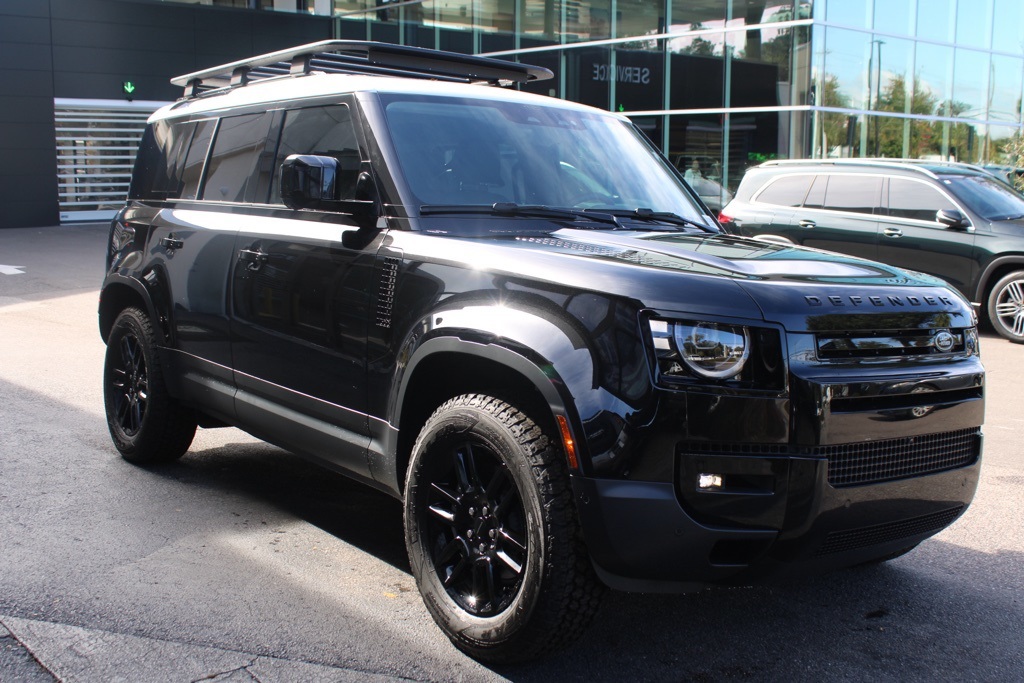 2026 Land Rover Defender 110 S photo 4