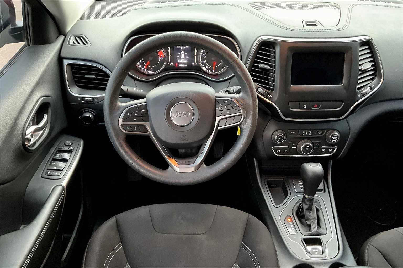 2020 Jeep Cherokee Latitude photo 5