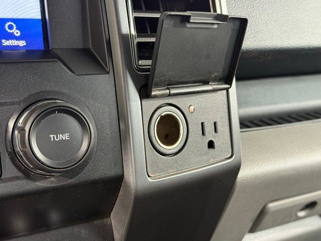 2020 Ford F-150 XLT photo 25