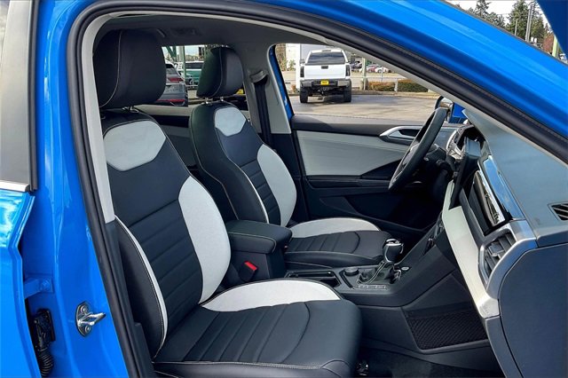 2025 Volkswagen Taos SEL photo 27