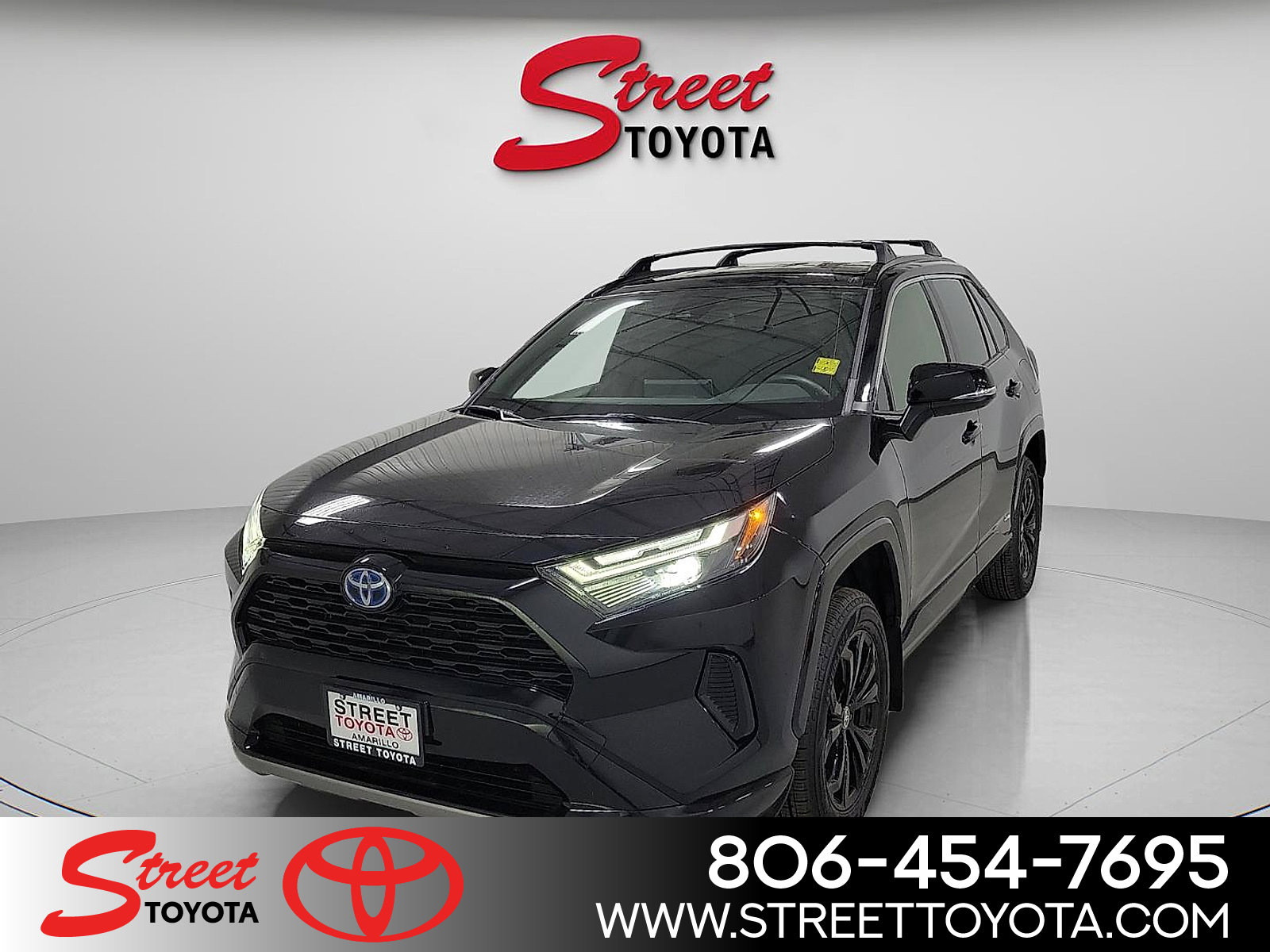 2023 Toyota RAV4 SE's photo