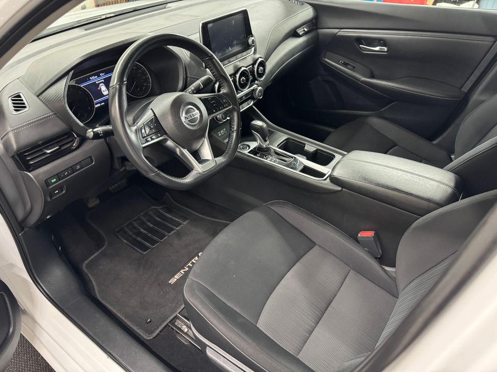 2022 Nissan Sentra SV photo 13