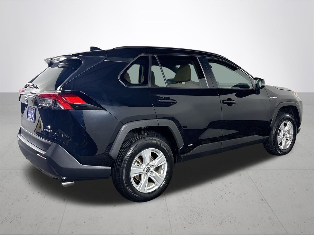 2021 Toyota RAV4 Hybrid LE photo 6